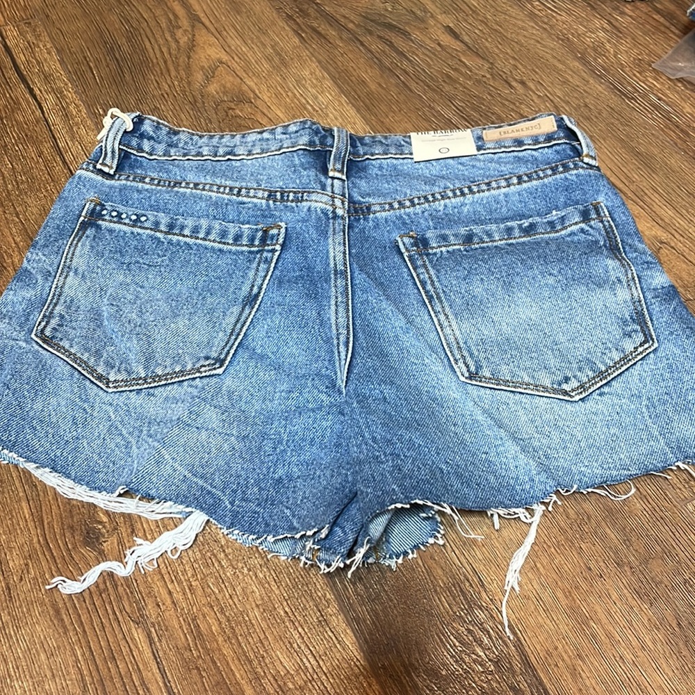 💙💙Blank NYC SHORTS NWT Multiple sizes inseam 3 THE BARROW - Picture 2 of 4